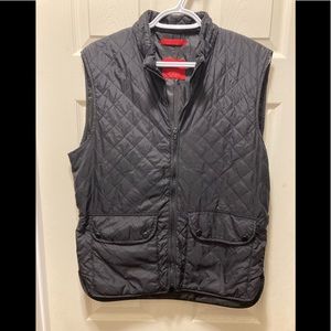 3/20 Zara men’s black vest size large